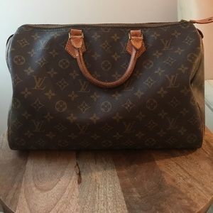 Louis Vuitton Speedy 35